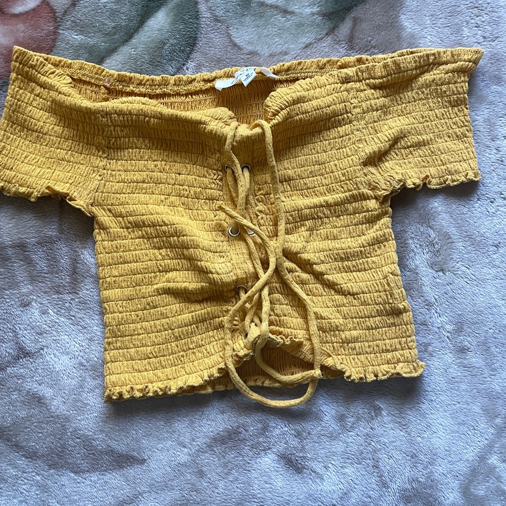 Cropped yellow shirt